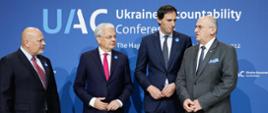Prokurator Międzynarodowego Trybunału Karnego Karim Khan, Komisarz UE ds. sprawiedliwości Didier Reynders, minister spraw zagranicznych Niderlandów Wopke Hoekstra oraz minister spraw zagranicznych Polski Zbigniew Rau