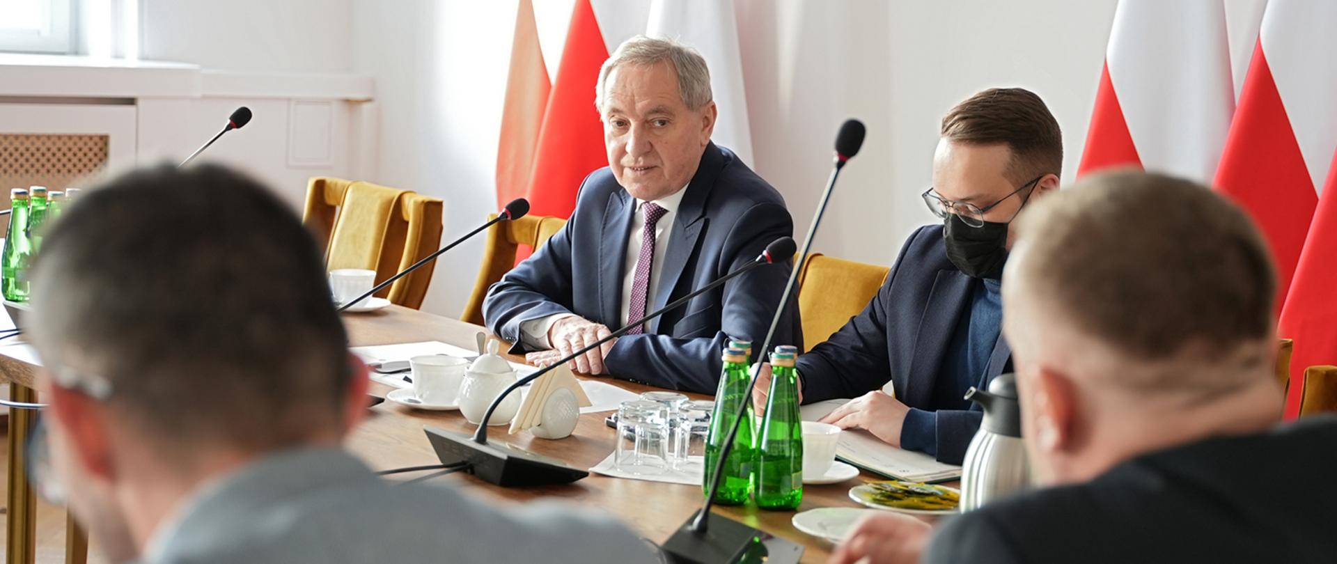 Wicepremier, minister rolnictwa i rozwoju wsi Henryk Kowalczyk rozmawiał dziś z rolnikami z województwa kujawsko-pomorskiego