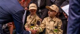 Wręczenie nagród i dyplomów Dziecięcym i Młodzieżowym Drużynom Pożarniczym OSP w ramach ogólnopolskiego konkursu „Budujemy SYSTEM ODPORNOŚCI SPOŁECZNEJ w lokalnych społecznościach”
