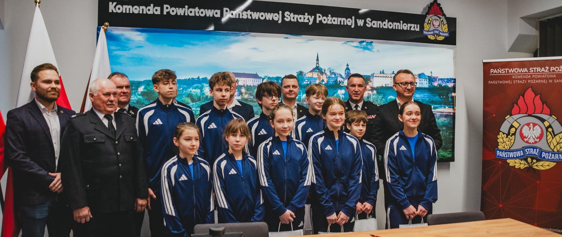 MDP Skotniki nagrodzone za reprezentowanie powiatu sandomierskiego na II Ogólnopolskich Halowych Młodzieżowych Zawodów Sportowo-Pożarniczych