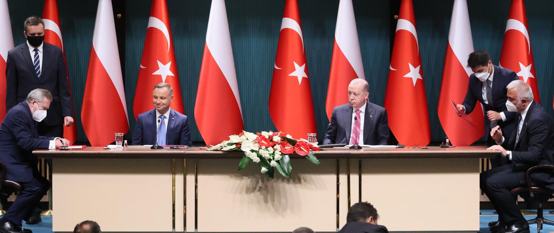 Turcja: Memorandum o porozumieniu dotyczącym współpracy w obszarze sportu podpisane fot. PAP/Leszek Szymański