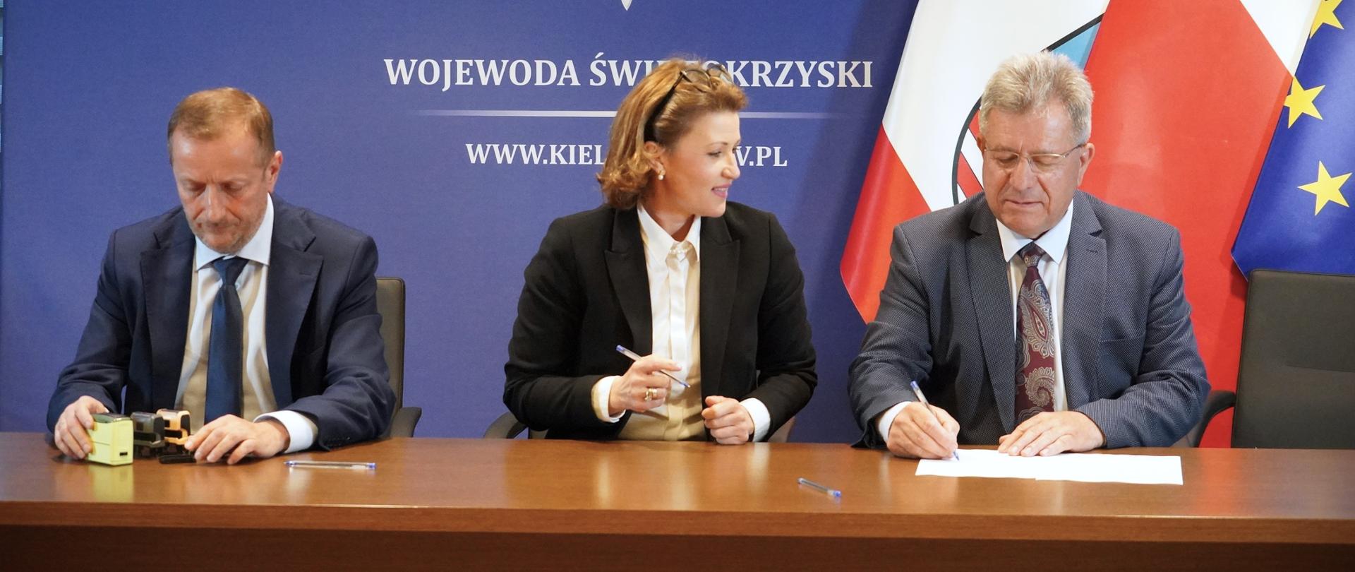 Podpisanie umów na zadania związane z usuwaniem skutków klęsk żywiołowych