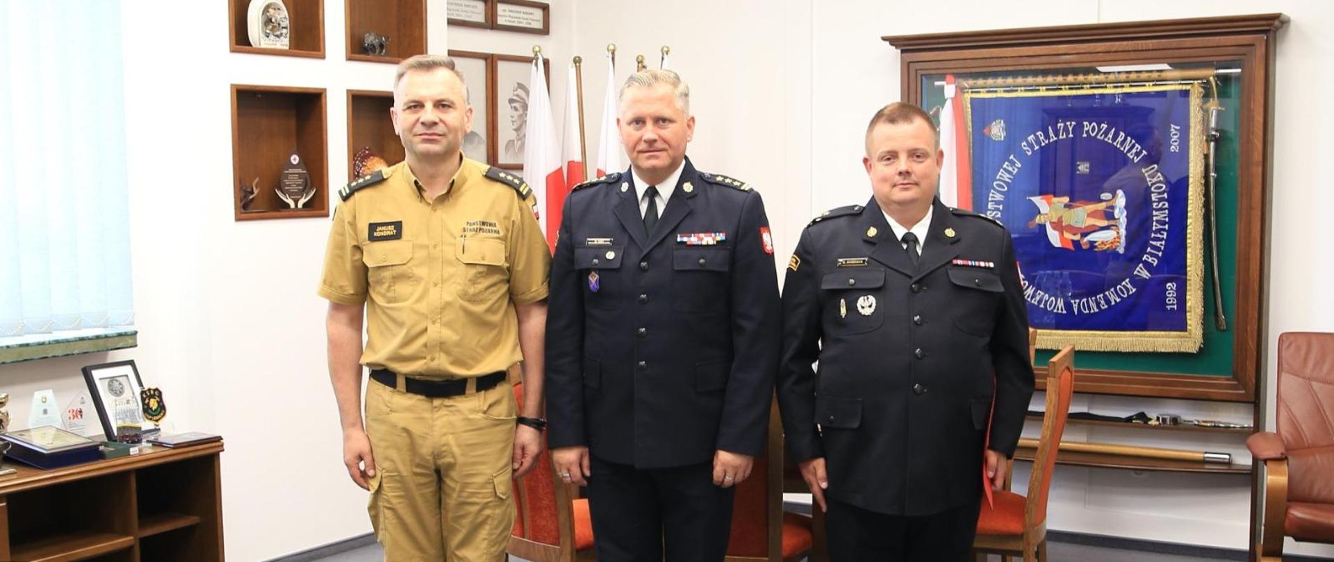 Komendant Wojewódzki PSP wraz z Komendantem Miejskim PSP w Białymstoku oraz z p.o. Zastępcy Komendanta Miejskiego PSP w Białymstoku