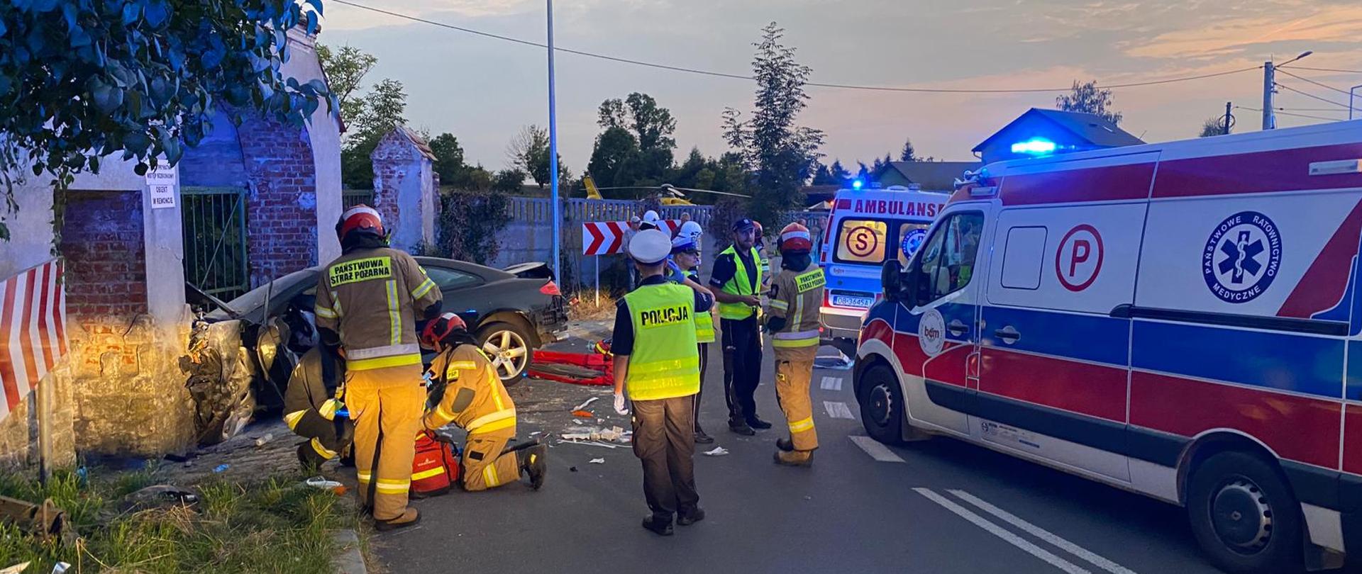 Wypadek z udziałem samochodu osobowego w miejscowości Janów