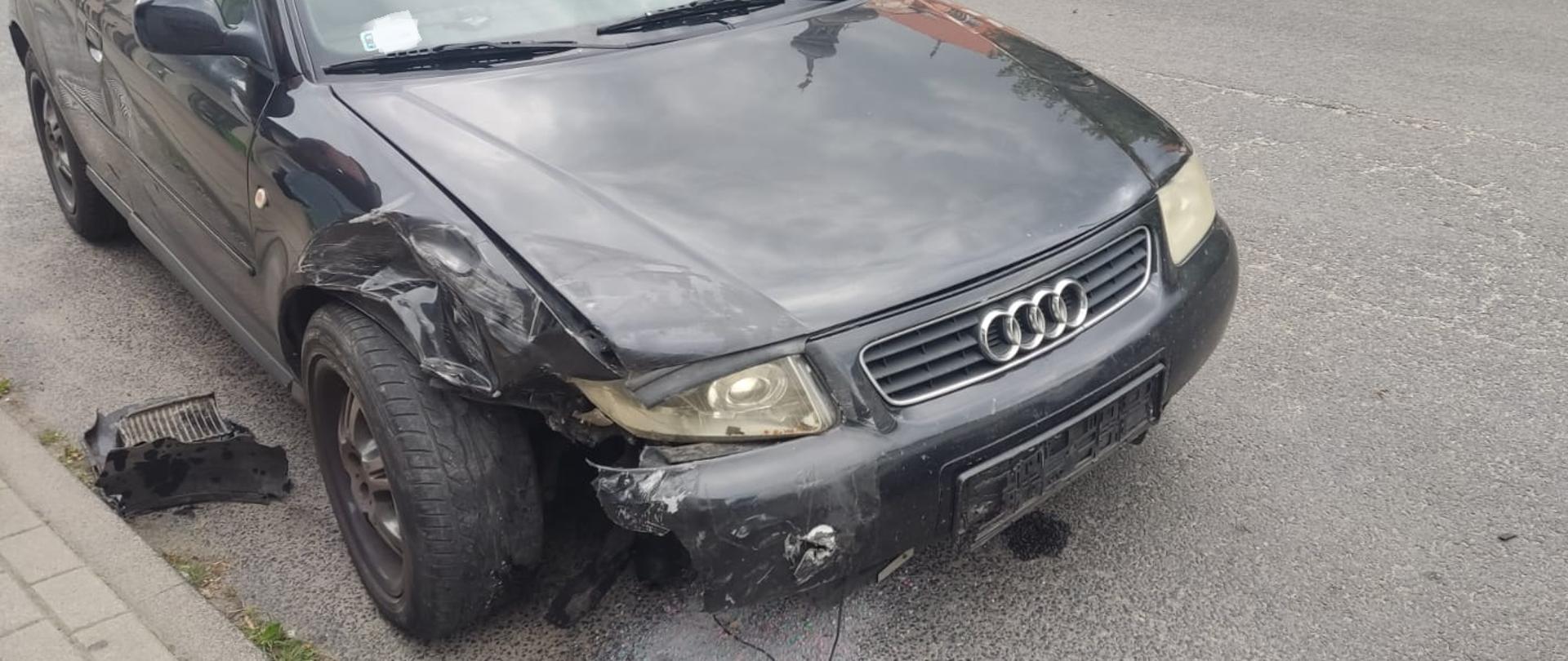 Samochód osobowy Audi po wypadku