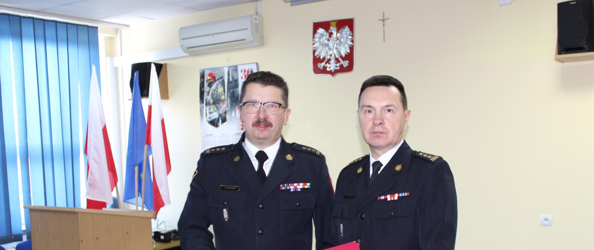 Zastępca Podlaskiego Komendanta Wojewódzkiego PSP przekazuje życzenia 