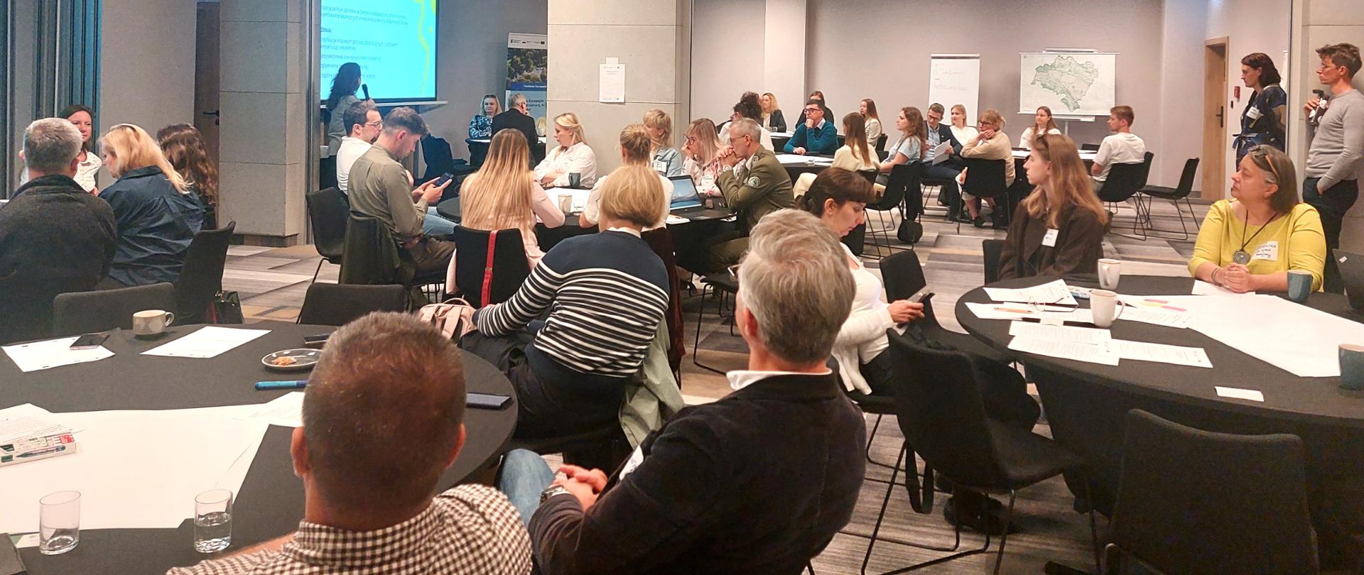 Uczestnicy regionalnych warsztatów „Porozmawiajmy o odporności klimatycznej”, przeprowadzonych we Wrocławiu w ramach prac Ministerstwa Klimatu i Środowiska nad nową Krajową Strategią Adaptacji i Planem Działań Adaptacyjnych