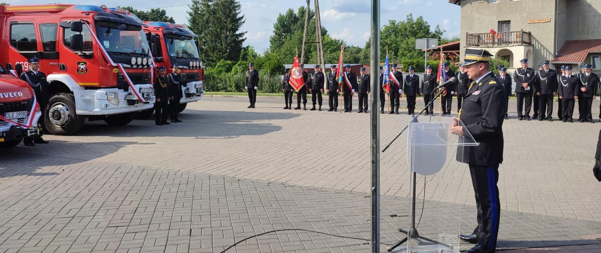 Przekazanie samochodów w Miłkowicach