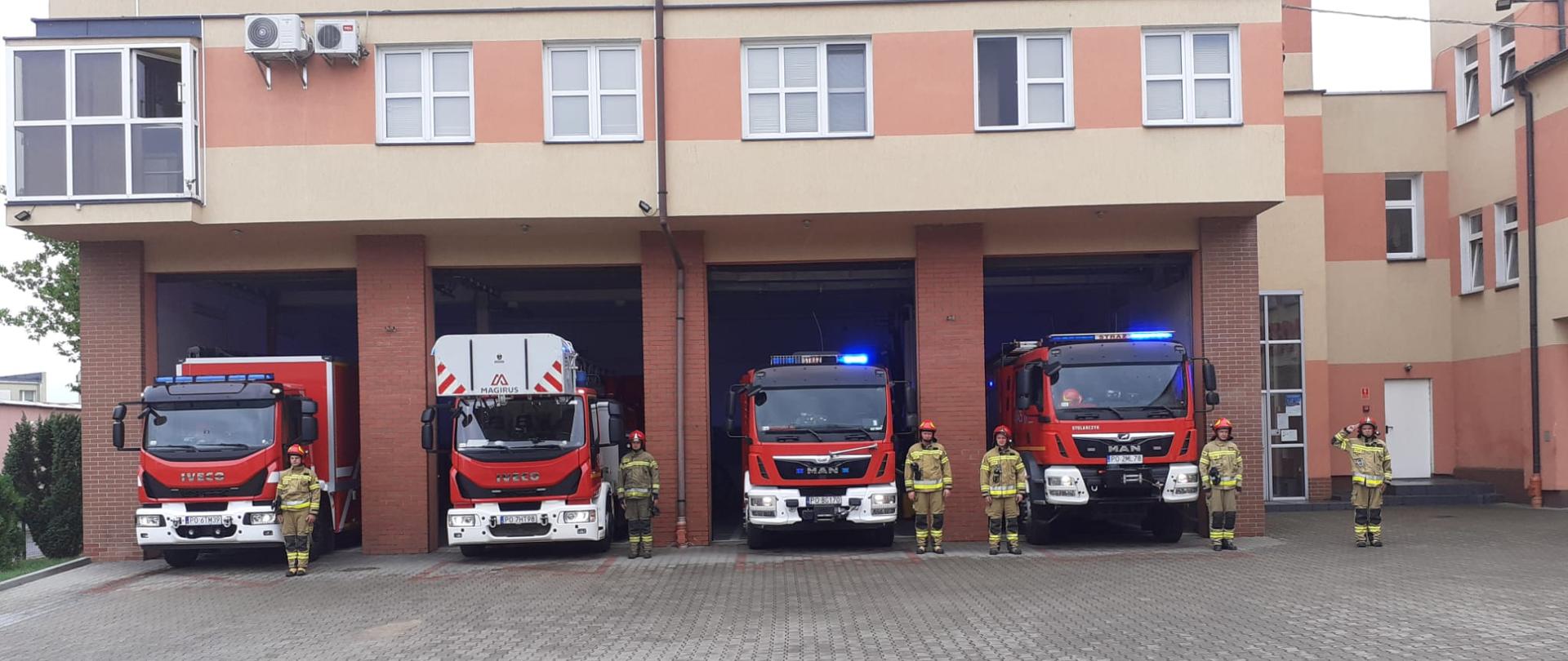 Strażacy z Chodzieży uczcili 77 rocznicę powstania warszawskiego