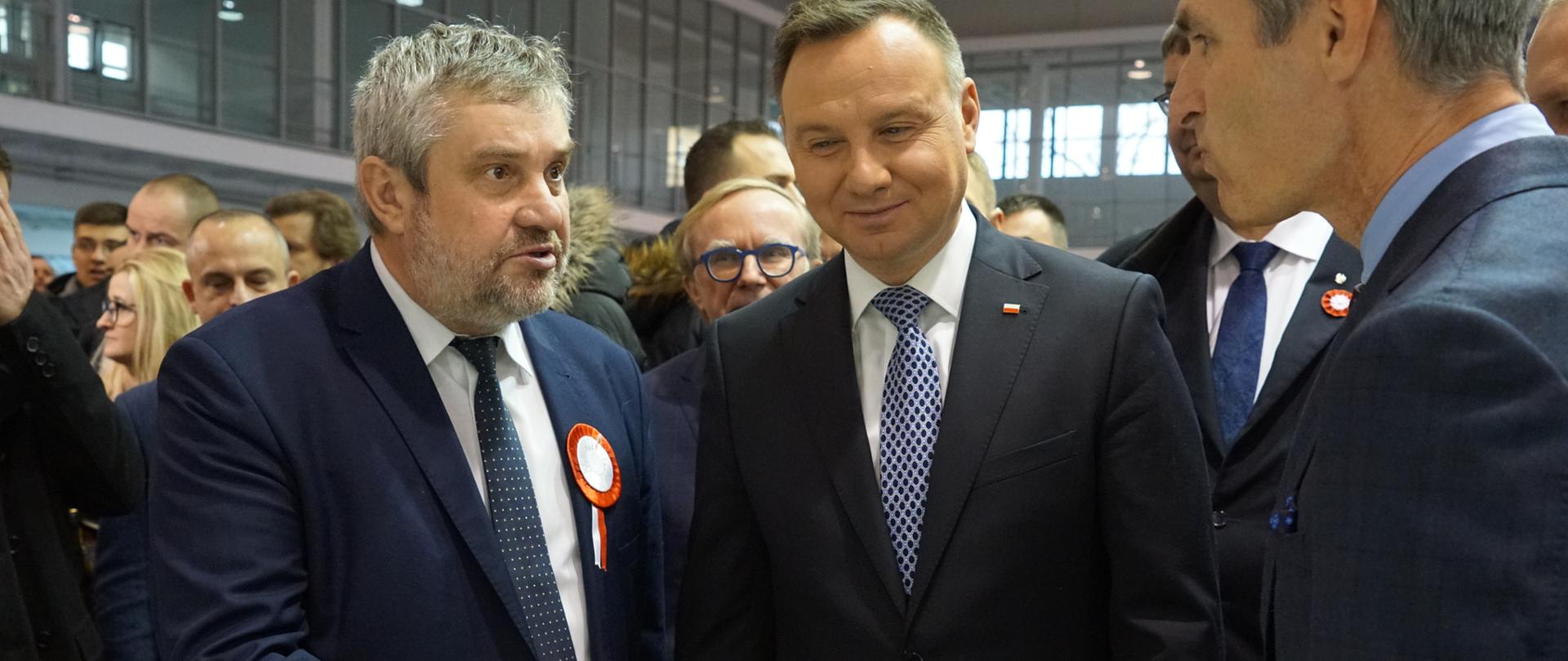 Prezydent A. Duda i minister J.K. Ardanowski zwiedzają ekspozycje
