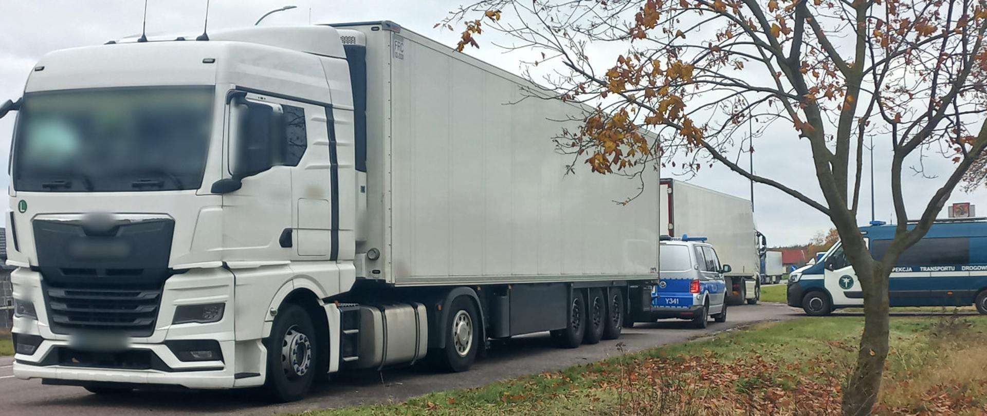 Kontrola słoweńskiego zestawu ciężarowego. Kierowca - obywatel Białorusi prowadził 40-tonowy zespół pojazdów w stanie po użyciu alkoholu. Mężczyzna miał 0,42 promila alkoholu w wydychanym powietrzu. Kierowca został przekazany przez inspektorów mazowieckiej Inspekcji Transportu Drogowego do dalszych czynności służbowych policjantom z Siedlec.