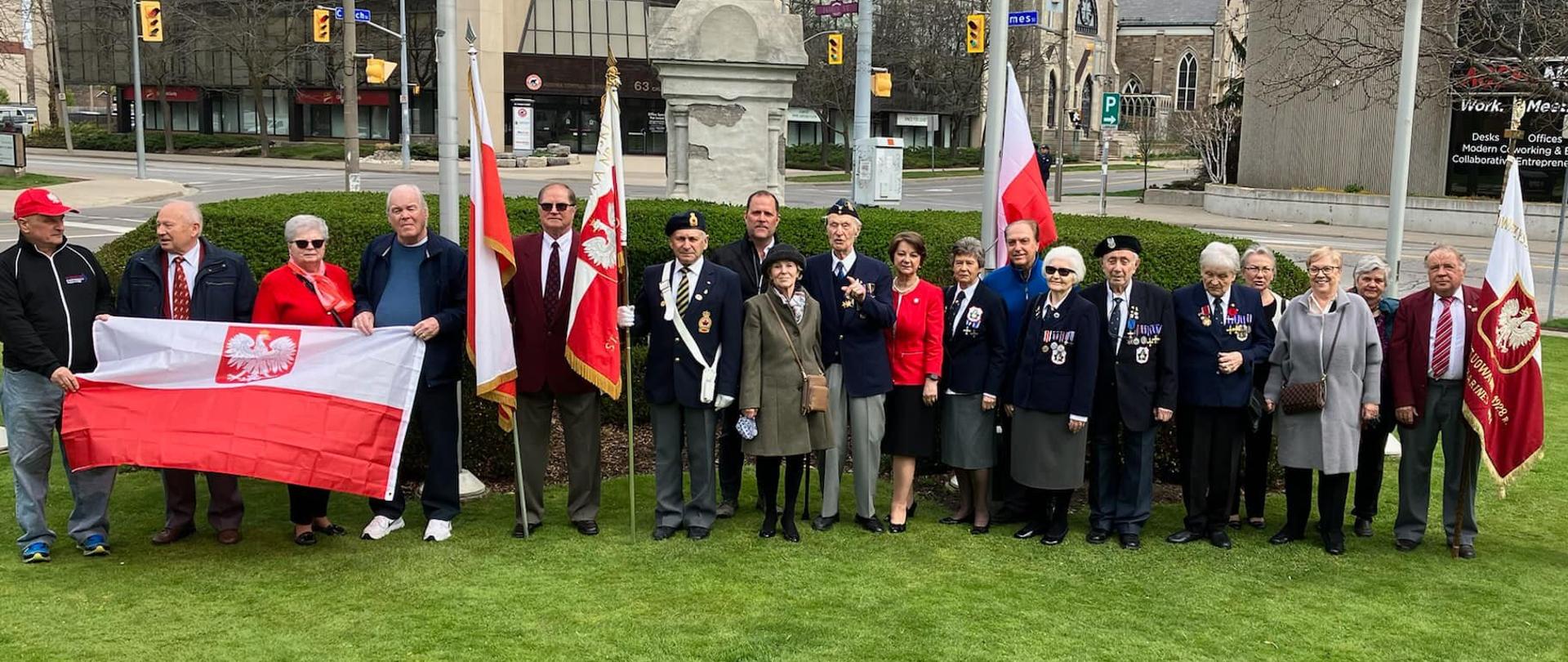 podniesienie polskiej flagi w St. Catharines