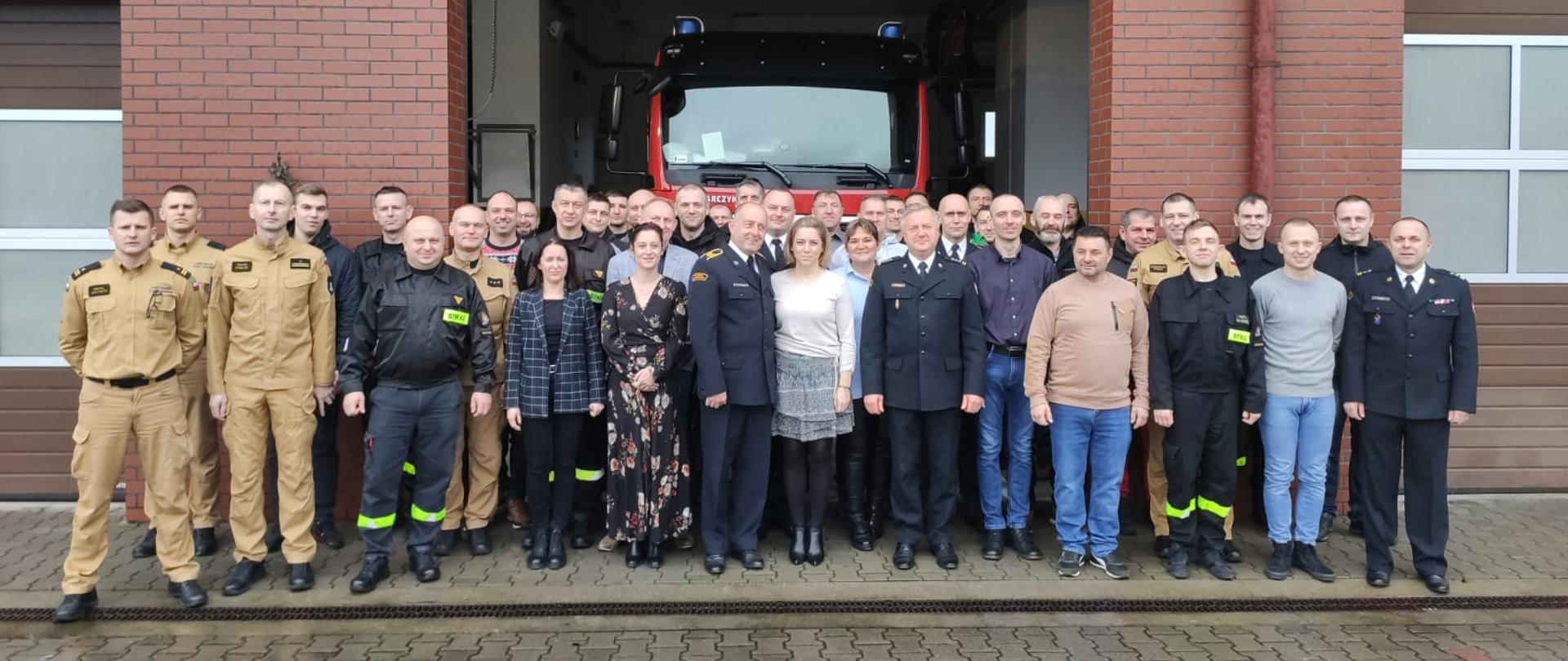 cała kadra KP PSP w Czarnkowie