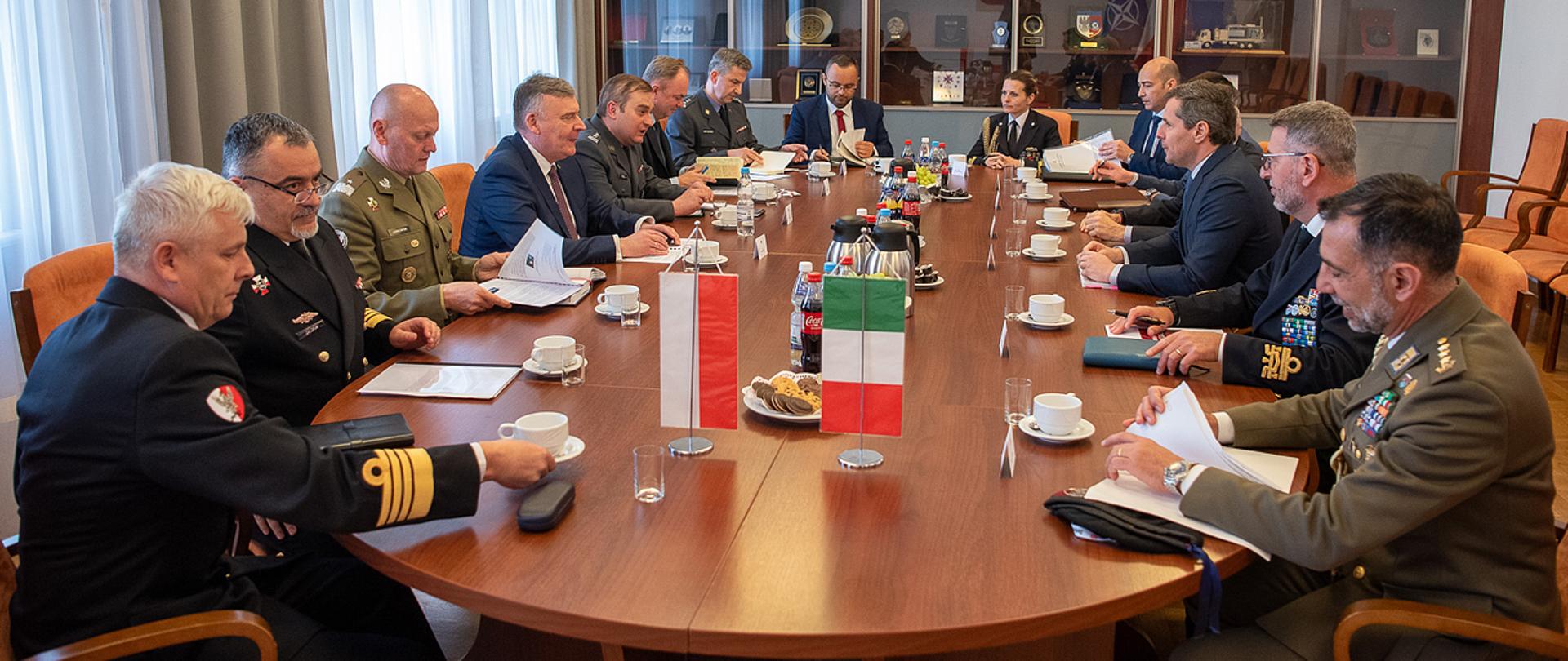 Delegacja włoska w MON