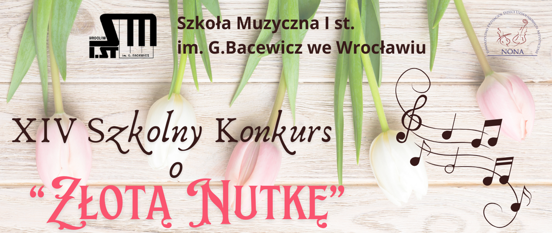 Plakat informujący o szkolnym konkursie sekcji smyczkowej. Na tle drewnianych desek od góry i od dołu białaworóżowe tulipany, na środku grafiki dzieci z instrumentami.