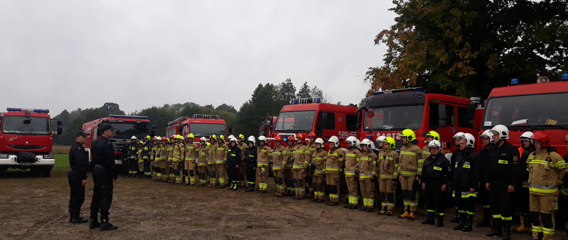 Strażacy podczas ćwiczeń Kompanii Gaśniczej „GRODZISK”