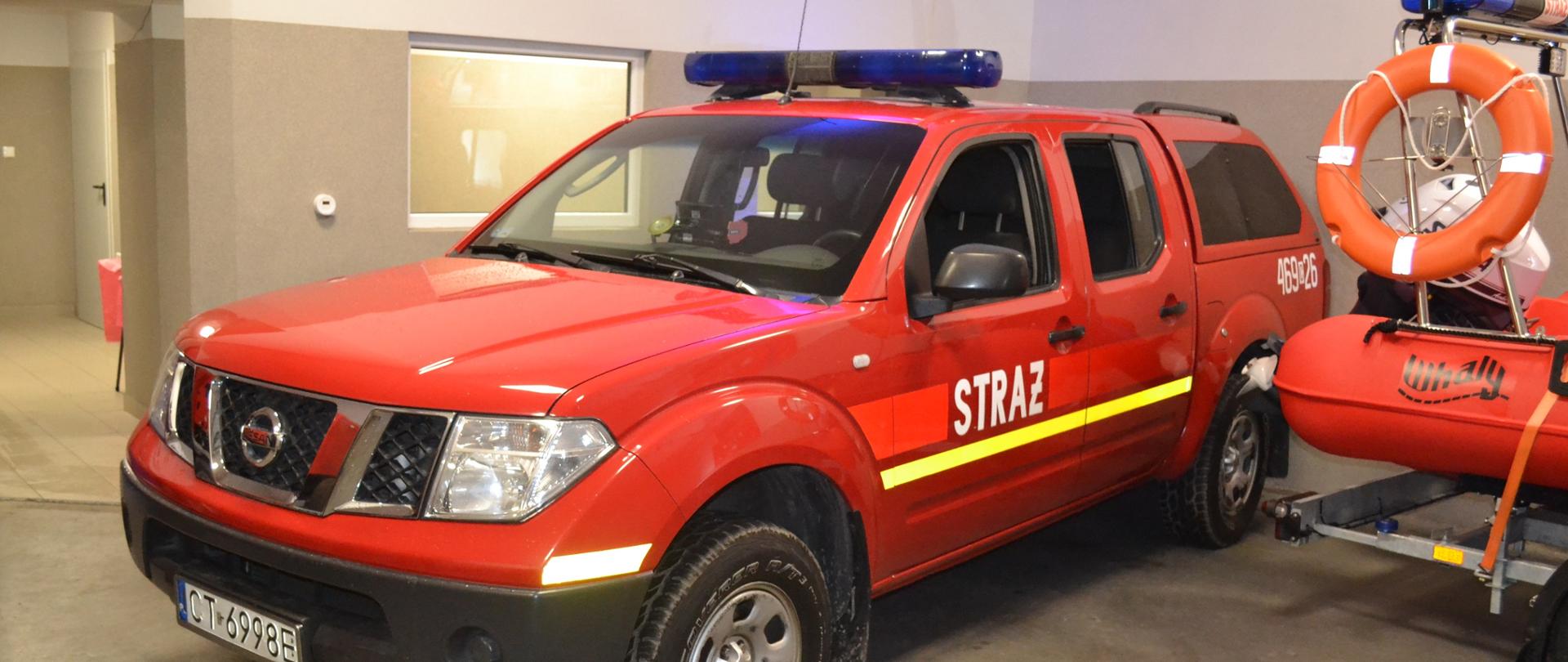 Lekki samochód rozpoznawczo ratowniczy oraz Łódź ratowniczą WHALY OSP RUSINOWO