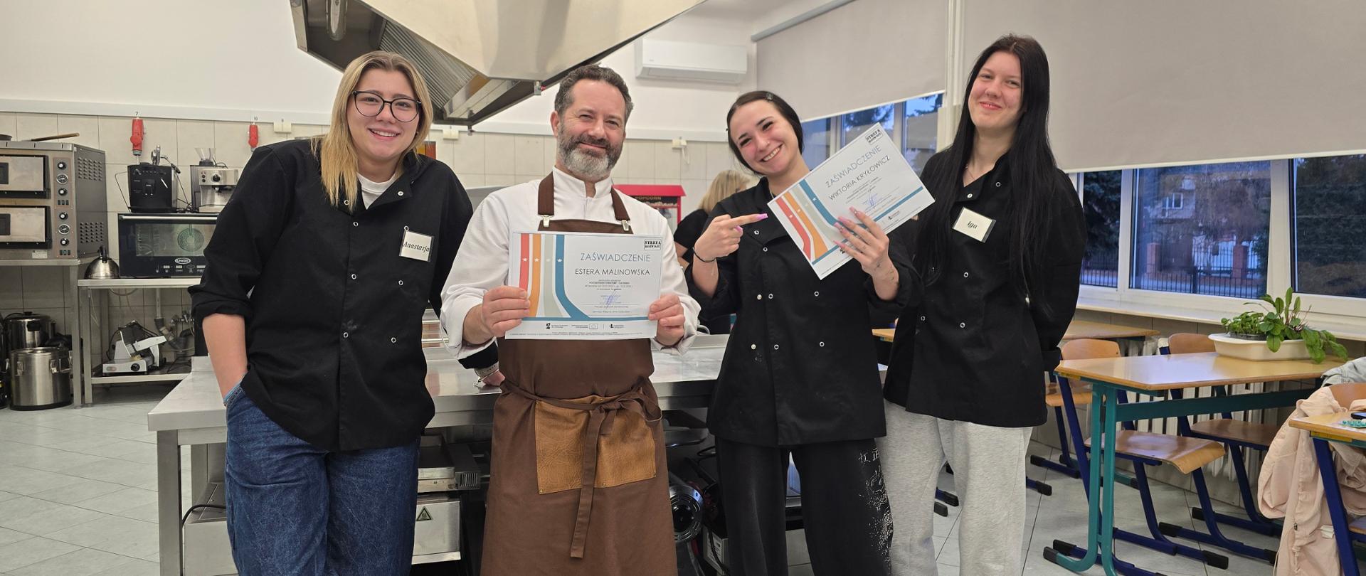 Warsztaty kulinarne „Poczęstunek eventowy, catering”, realizowany w ramach projektu „Zawodowo w przyszłość – Program rozwoju kształcenia zawodowego w ZSCKR”, współfinansowany ze środków Unii Europejskiej