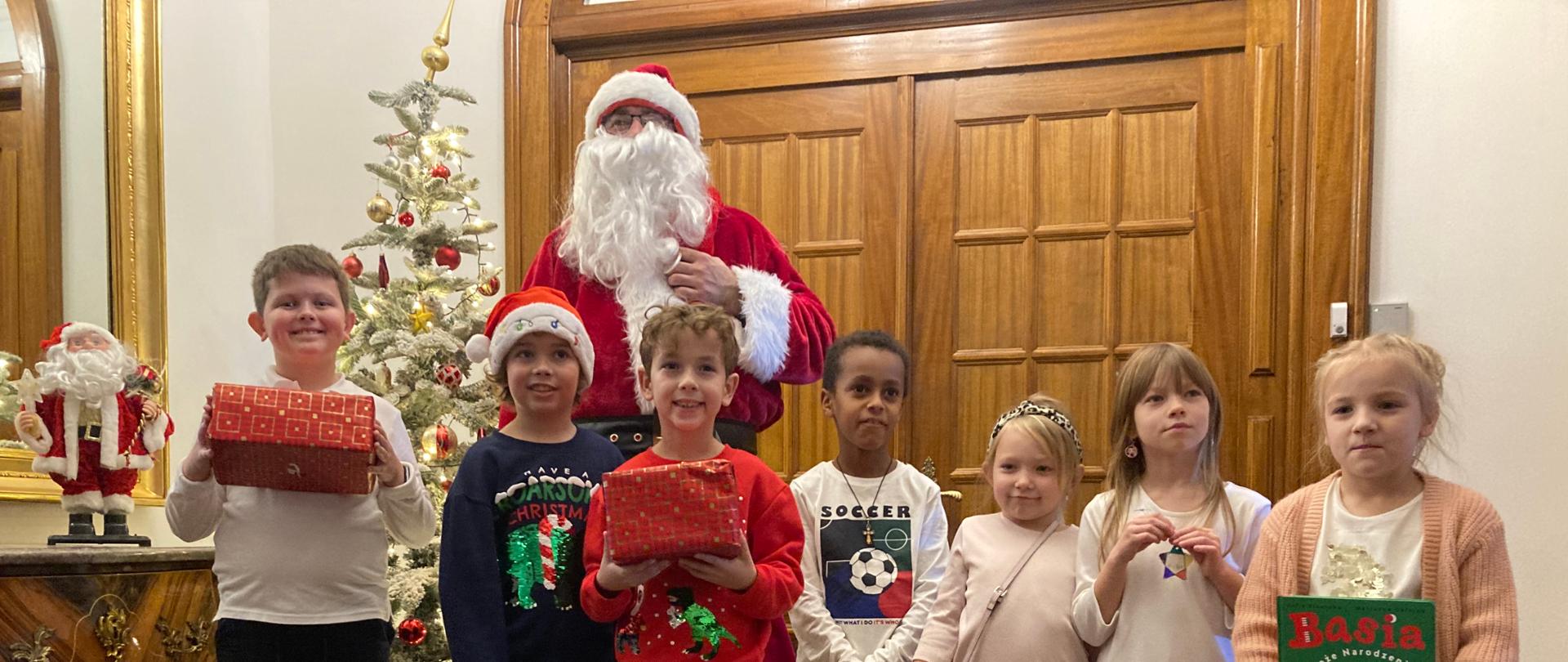 Meeting of Santa Claus with the youngest Poles in Alsace.