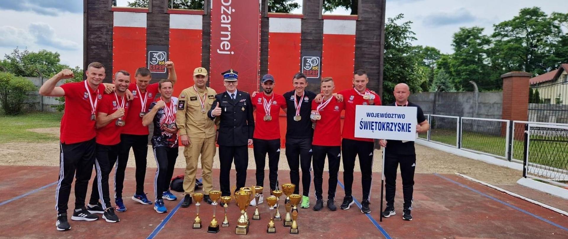 Reprezentacja na tle wspinali