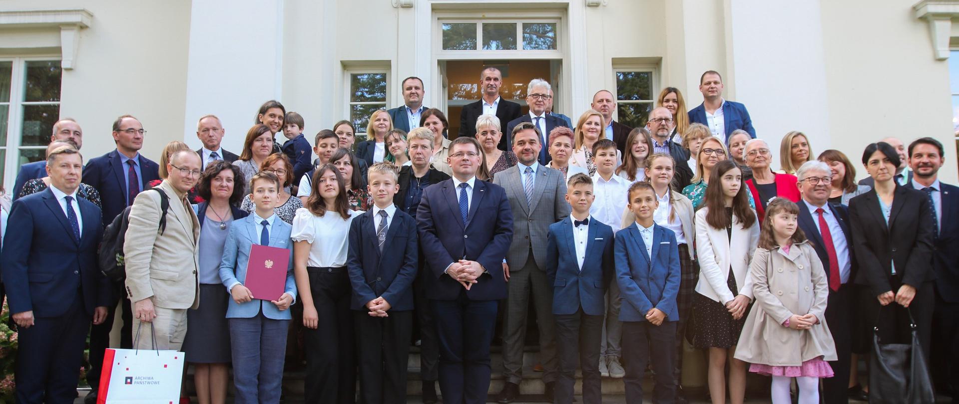 Gala konkursu „Bez korzeni nie zakwitniesz. Moja Wielka i Mała Ojczyzna” z udziałem wiceministra Tomasza Rzymkowskiego