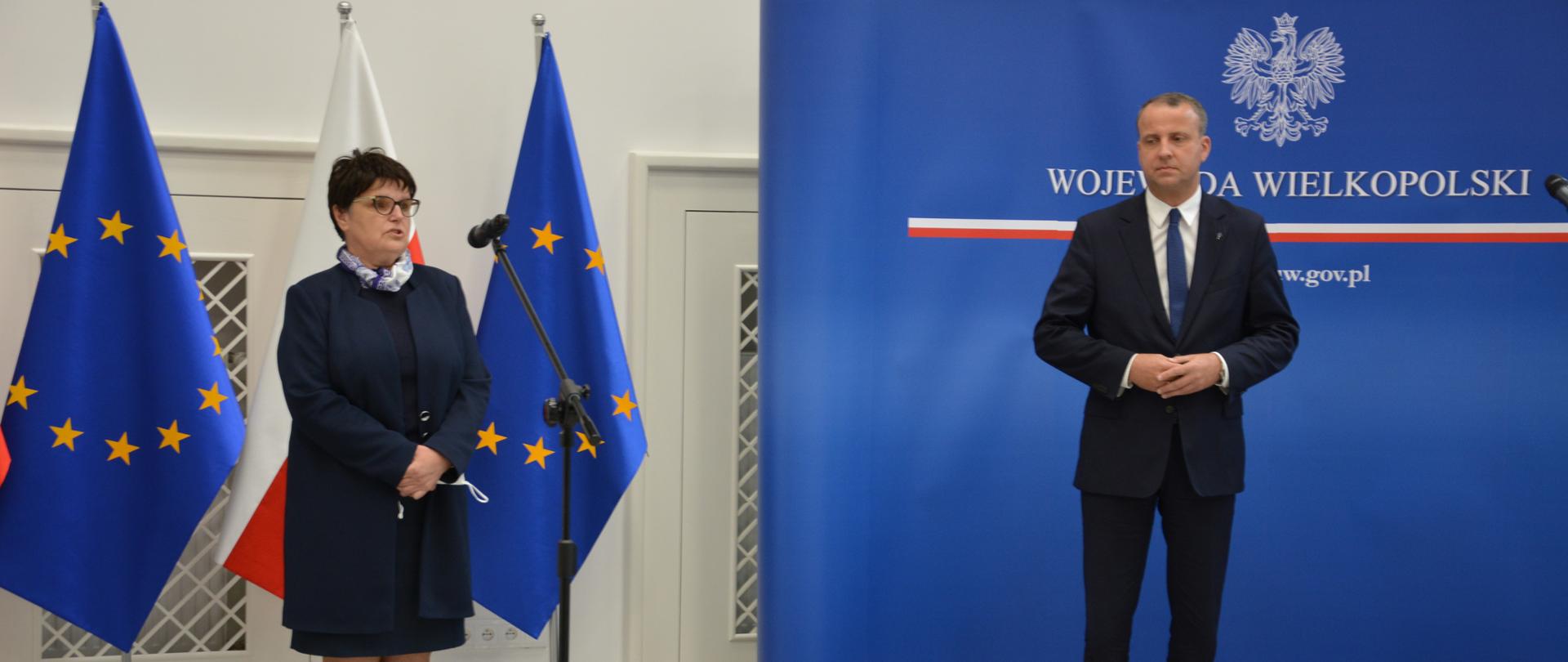 Konferencja prasowa - na zdjęciu WPWIS Jadwiga Kuczma-Napierała i Wojewoda Wielkopolski Michał Zieliński w trakcje konferencji prasowej. 