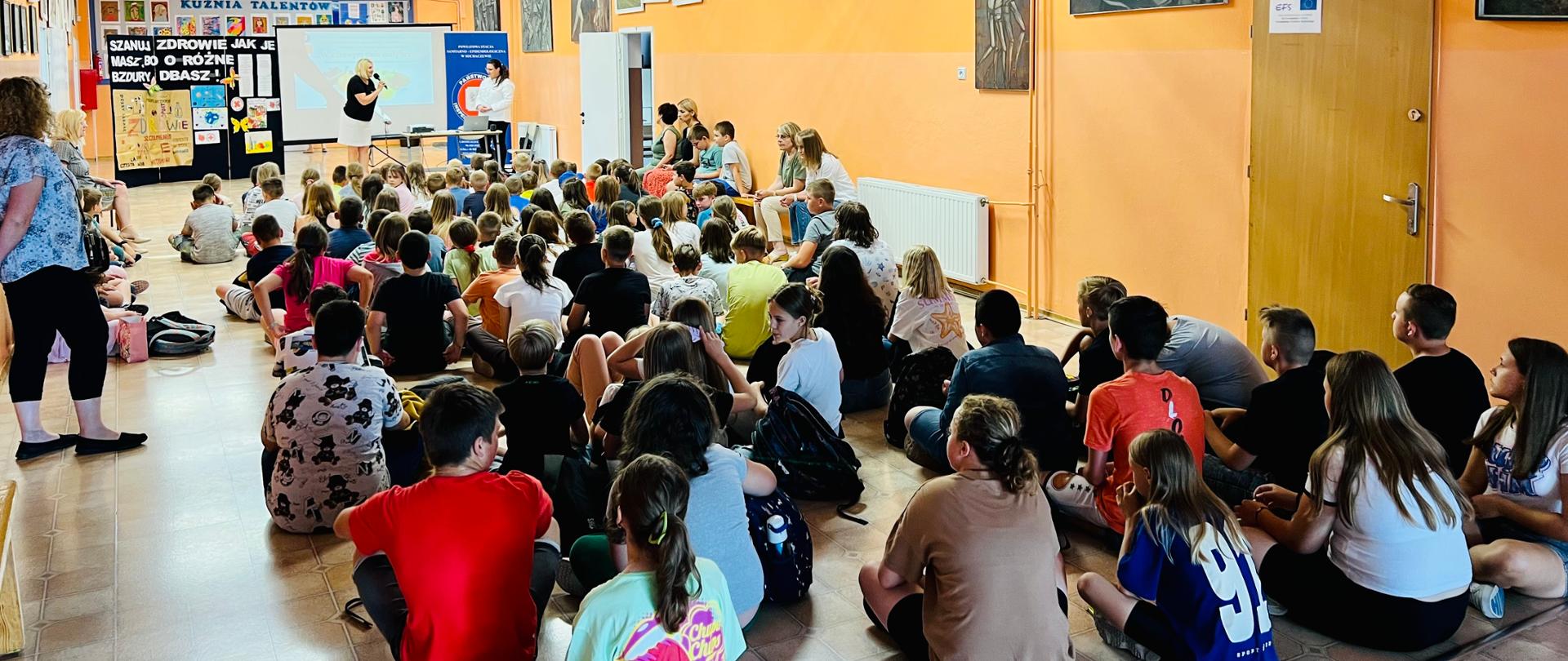 Edukacja żywieniowa w szkołach w ramach projektu "W zdrowym ciele mały brzuch" realizowanego przez PSSE w Sochaczewie.