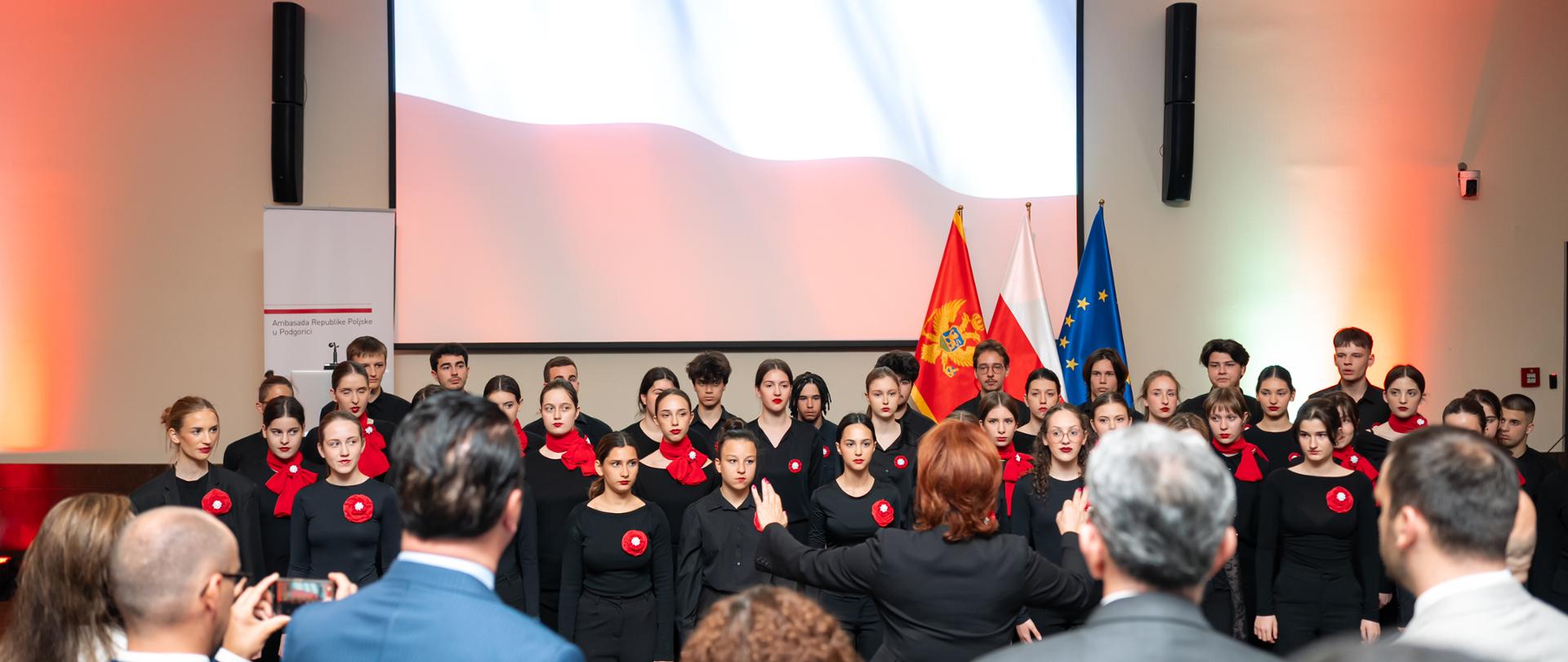 Hor muzičke škole "Vasa Pavić" izvodi himnu