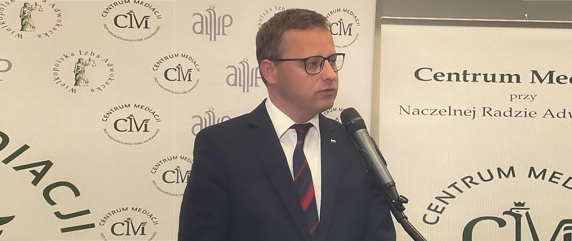 Wiceminister Marcin Romanowski na międzynarodowej konferencji o mediacji 