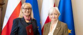 Dr n o kulturze fizycznej Renata Szczepaniak odbiera nominację na konsultanta wojewódzkiego w dziedzinie fizjoterapii z rąk wojewody łódzkiego Doroty Ryl. 
