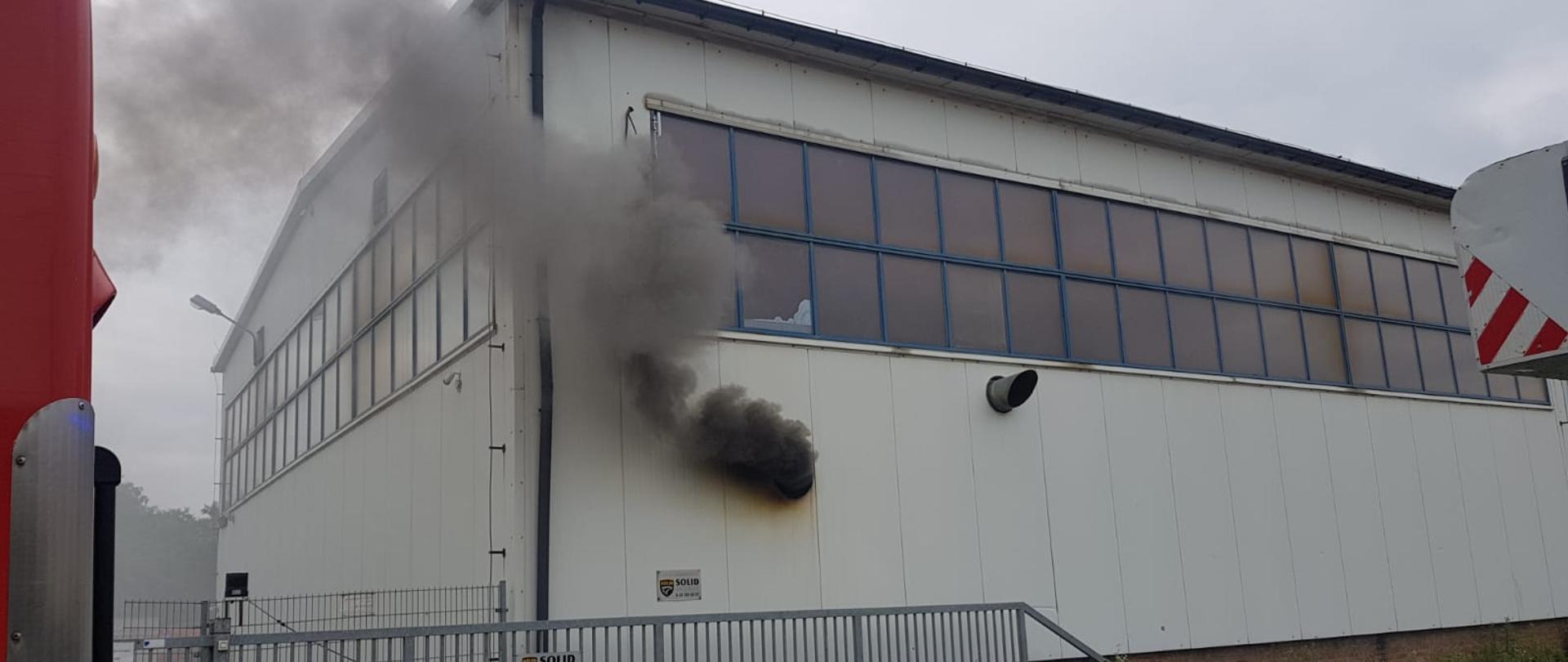 Pożar hali produkcyjno-magazynowej przy ul. Hagera. 