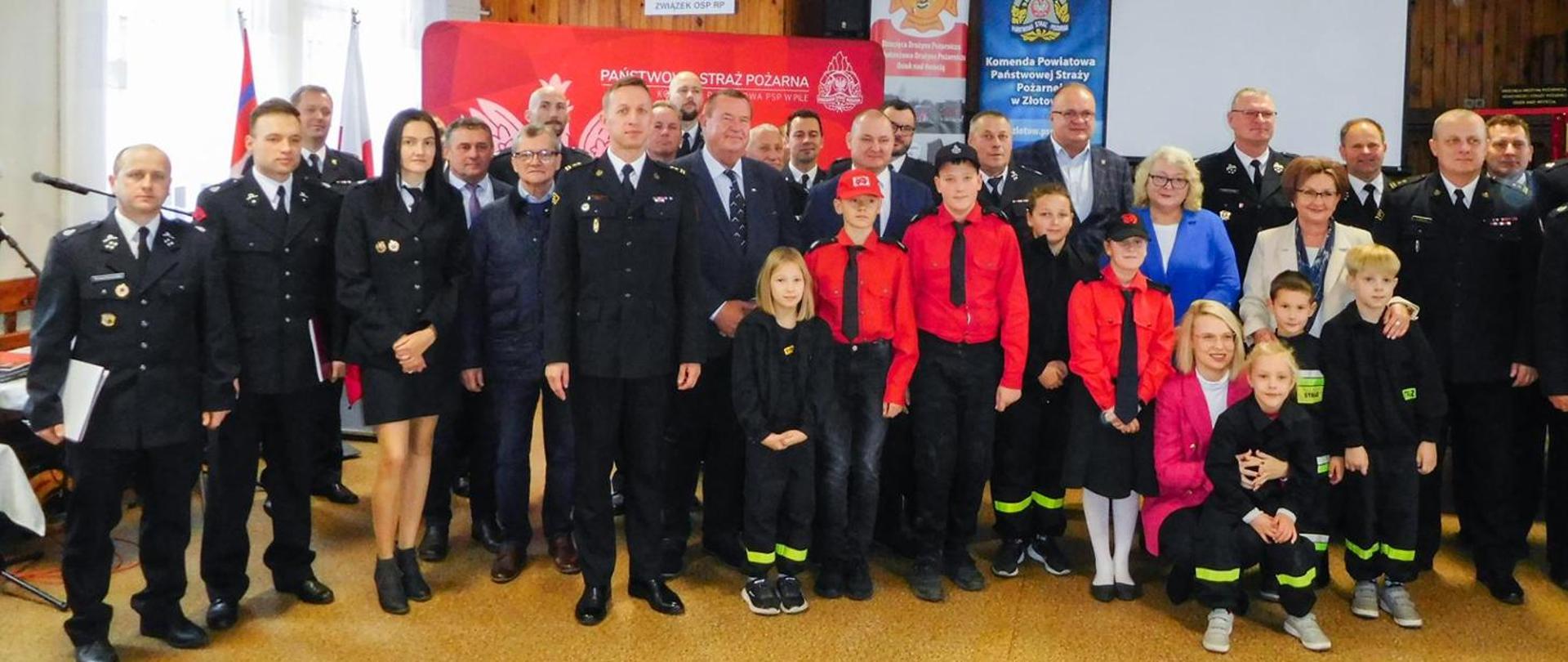Na zdjęciu przedstawiciele Jednostek OSP