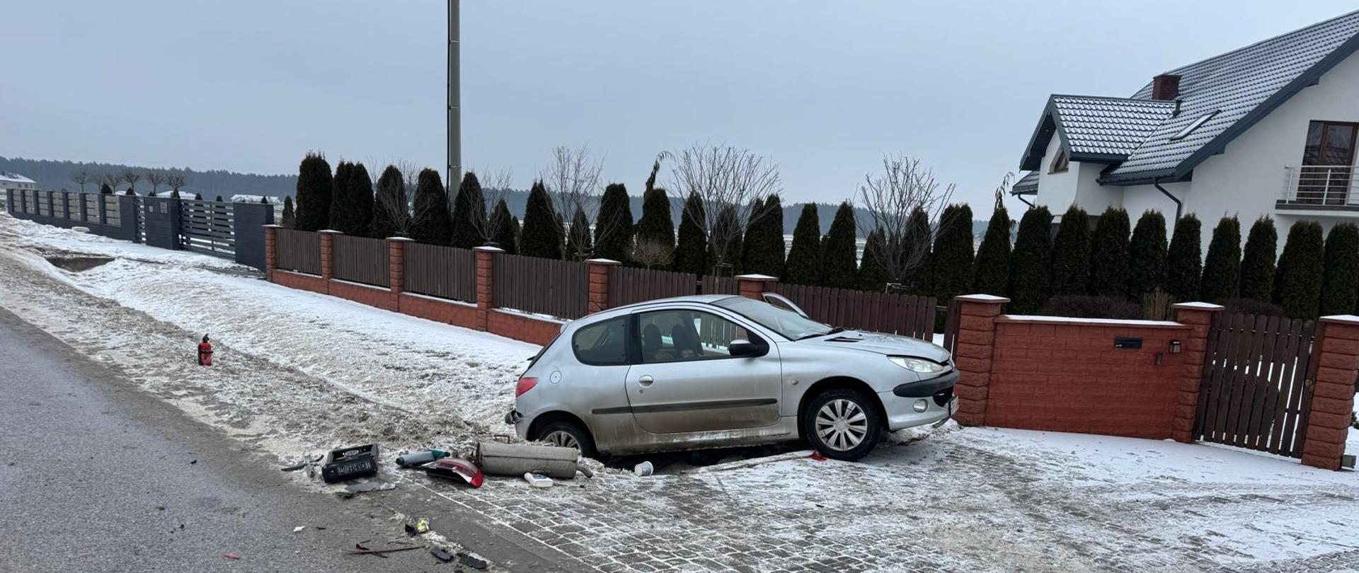 Samochód osobowy uczestniczący w wypadku