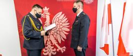 Komendant Wojewódzki PSP w Opolu st. bryg. Krzysztof Kędryk podczas uroczystego powołania Zastępcy Komendanta Powiatowego PSP w Kluczborku.