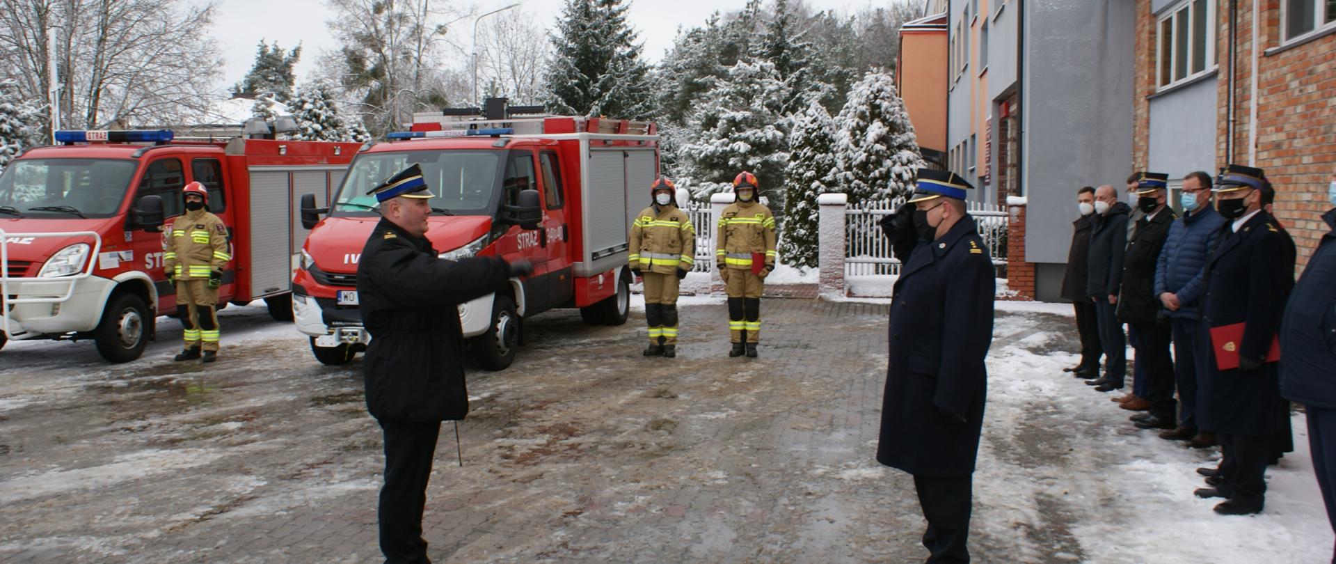 Lekki samochód ratownictwa technicznego z funkcją gaśniczą