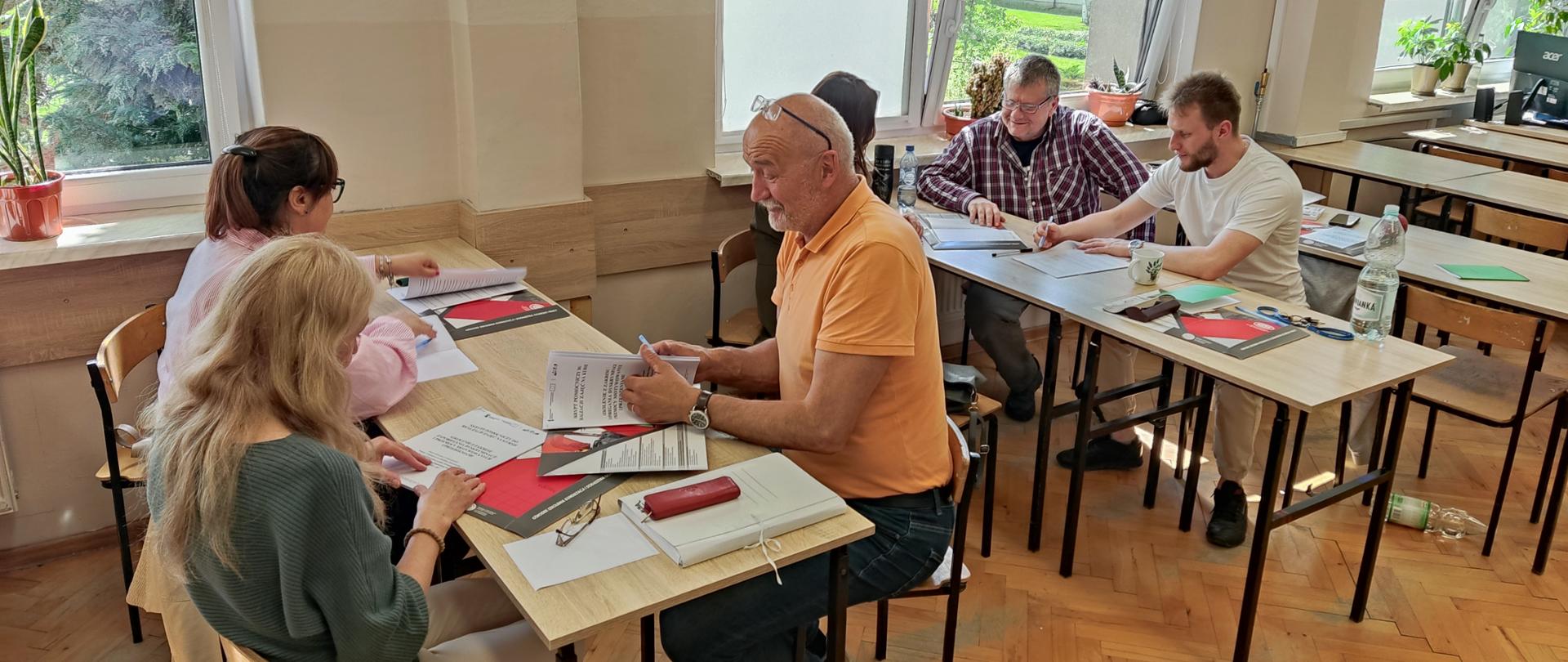 Szkolenie z zakresu zapobiegania dyskryminacji i przemocy motywowany uprzedzeniami – dla nauczycieli