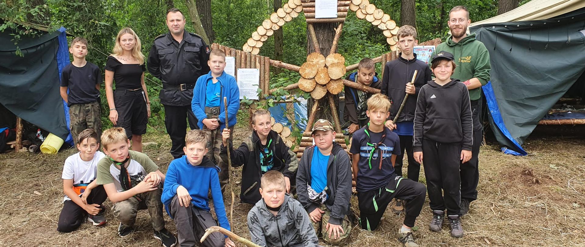 Wizyta funkcjonariuszy KP PSP w Giżycku na obozowisku w Wydminach