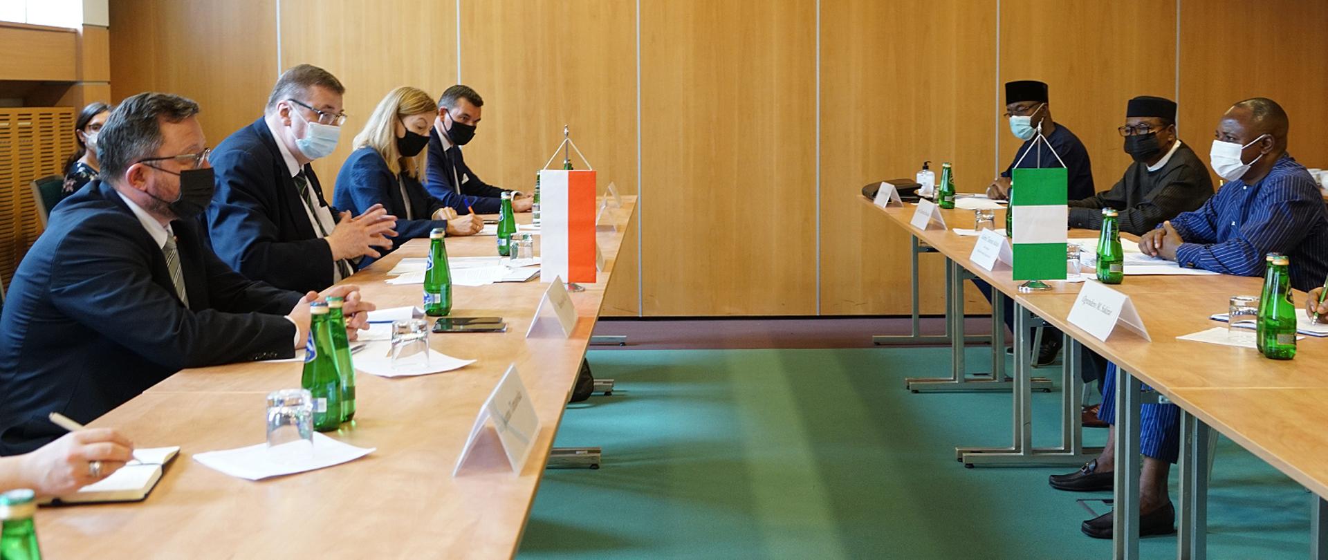 Spotkanie Sekretarza stanu Szymona Giżyńskiego z Panem Gabrielem T. Adudą, Wiceministrem Spraw Zagranicznych