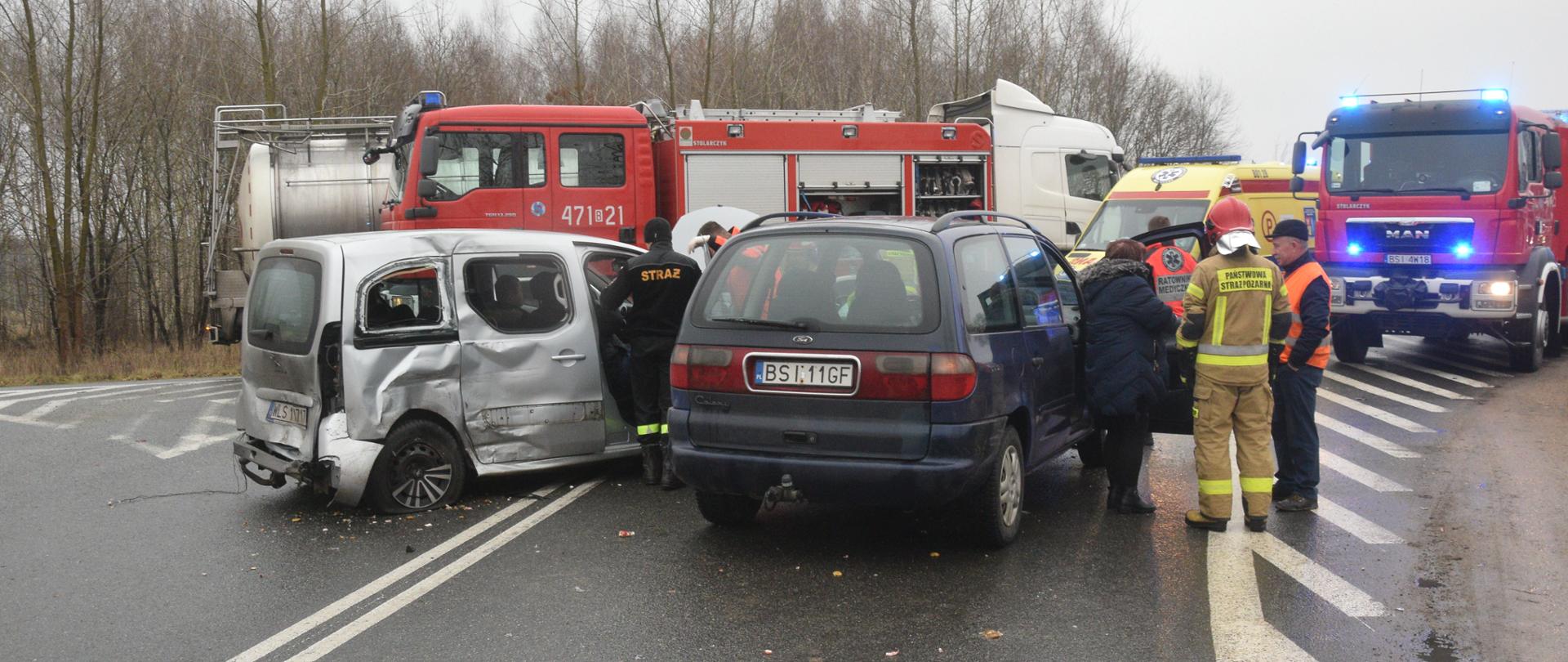 Uszkodzone nadwodzia samochodów osobowych