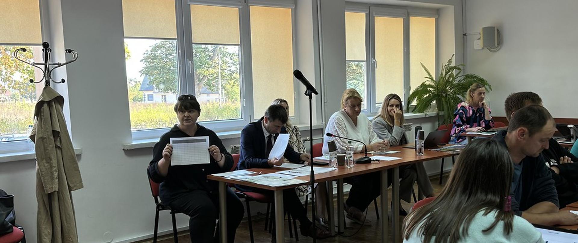 Uczestnicy Sesji Rady Gminy Sztabin nr III/2024