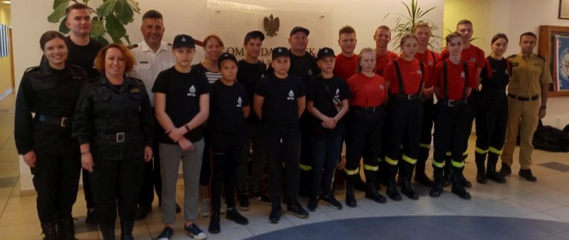 LAUREACI CZAD-OWEGO KONKURSU W POZNAŃSKIEJ KOMENDZIE 