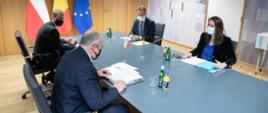 minister Zbigniew Rau na spotkaniu FAC w Brukseli 