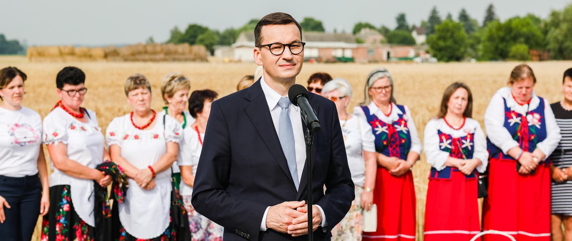 Prime Minister Mateusz Morawiecki in visit of a agricultural holding