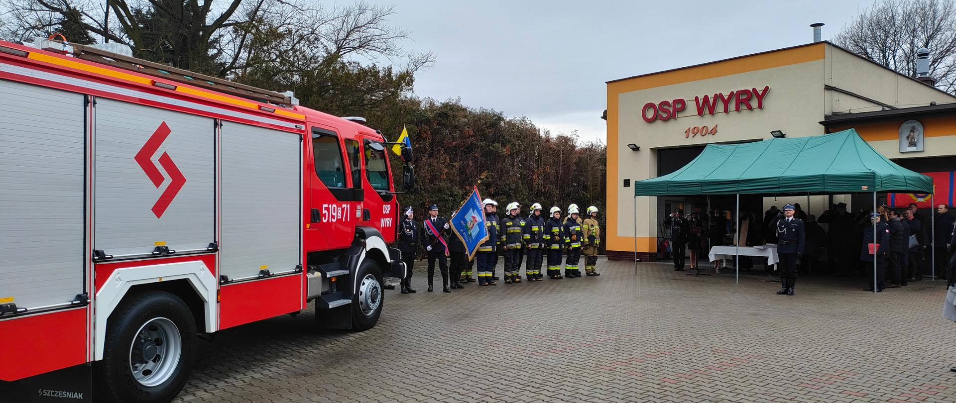 Przekazanie samochodu Renault D16 GBA 3/28 OSP Wyry