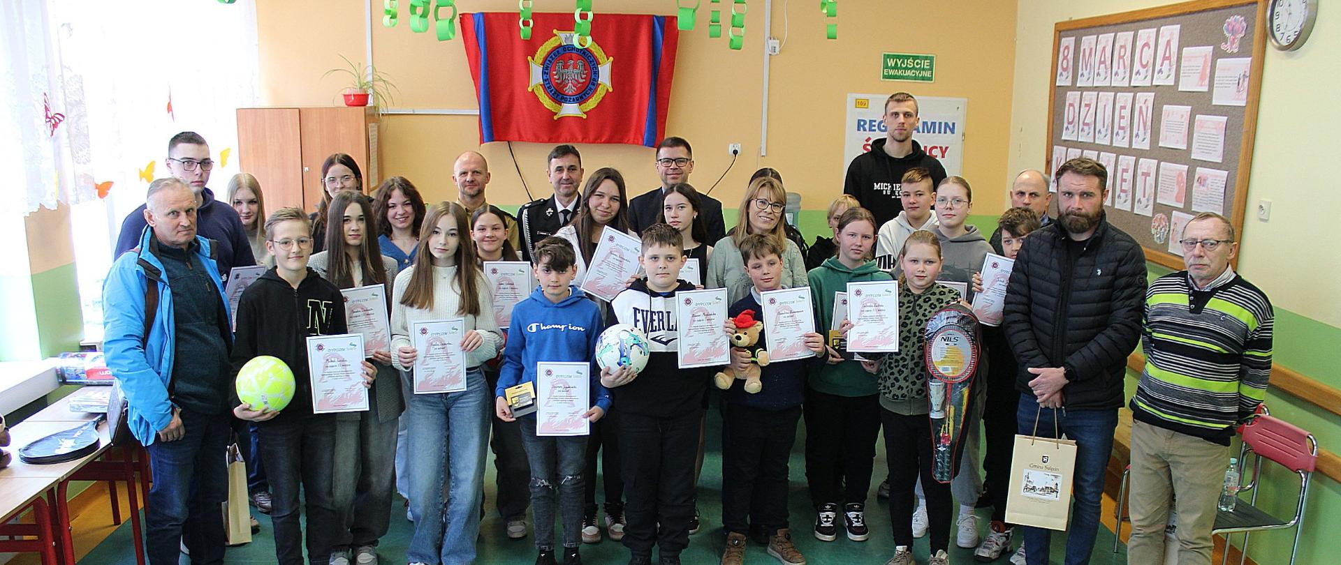  Zdjęcie grupowe uczestników, organizatorów oraz opiekunów