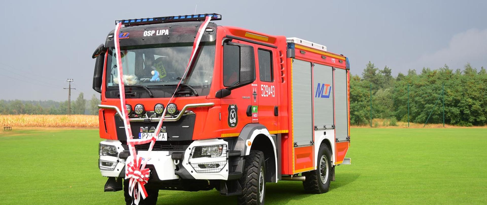 Uroczystość poświęcenia średniego samochodu ratowniczo – gaśniczego marki MAN 13290 GBA 3/28 dla jednostki Ochotniczej Straży Pożarnej w Lipie.