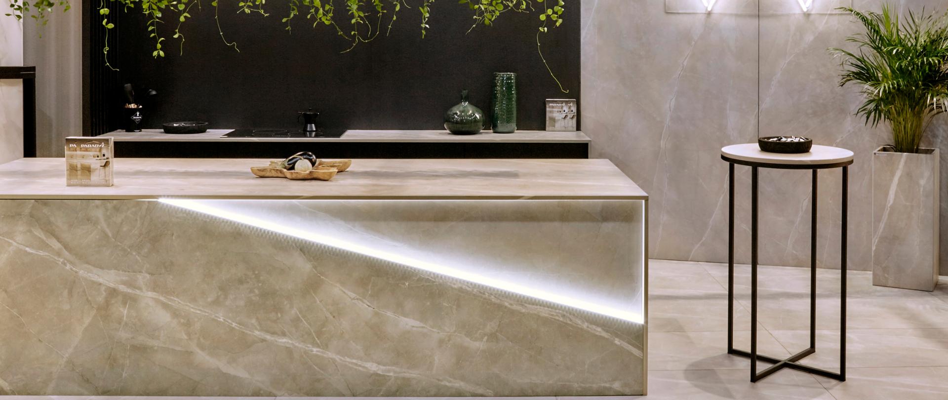 Przykład aranżacji wnętrza z udziałem spieków wielkoformatowych