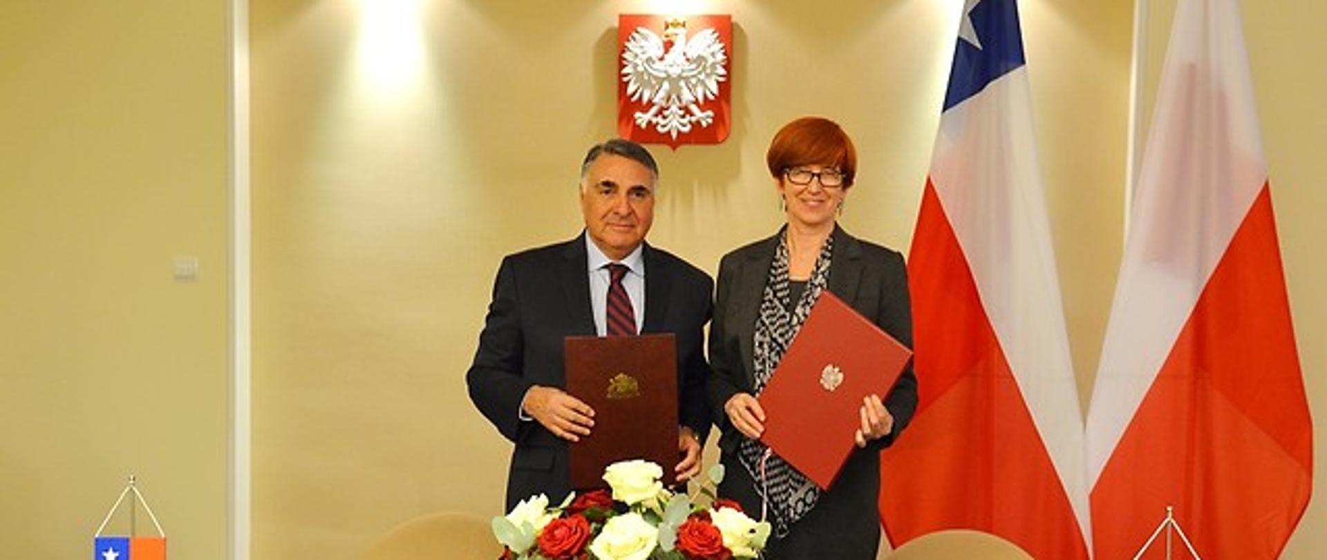 Podpisanie umowy z Chile w ramach programu "Zwiedzaj i pracuj"