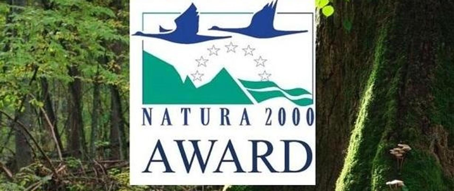 Na tle lasu Napis Natura 2000 AWARDS