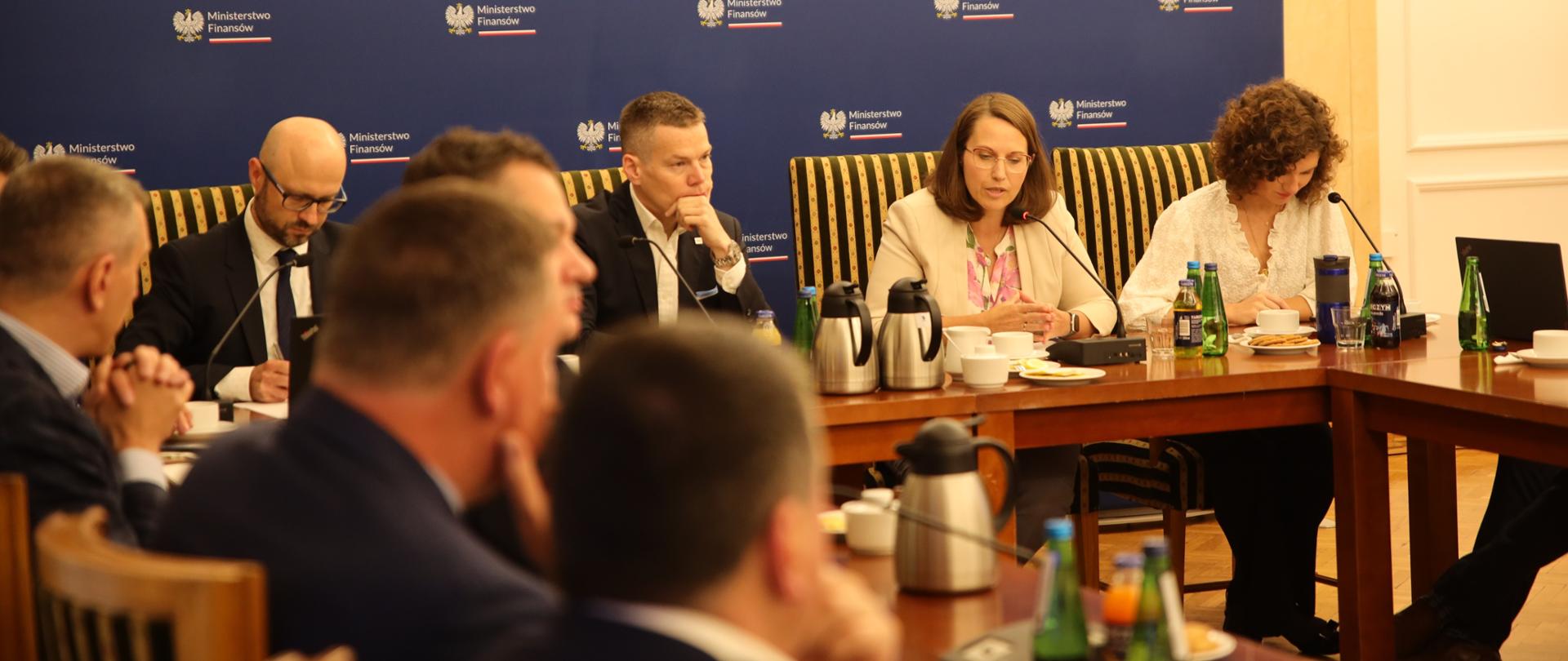 Na zdjęciu m.in. minister finansów Magdalena Rzeczkowska na spotkaniu Future Finance Poland 